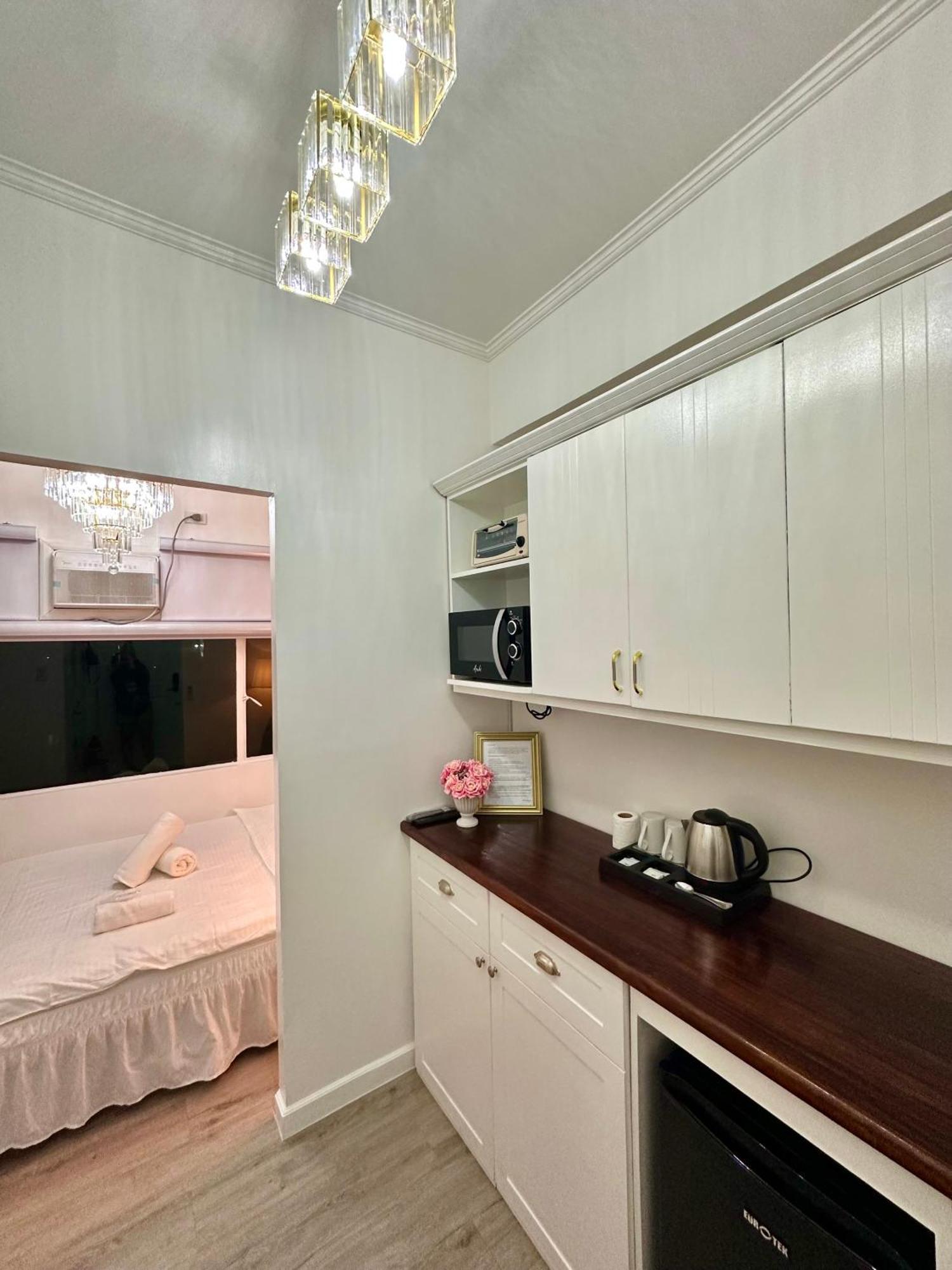 Studio Two Condominium, Alabang - Gold Fiber Wi-Fi -Netflix Ready Muntinlupa City Exterior photo